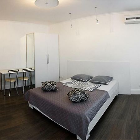 Great Studio Near The Pechersk Kyiv Exterior photo